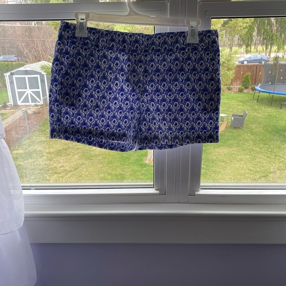White and blue vinyard vines shorts - Picture 1 of 3